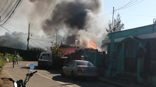 Incendio consume una vivienda y culpan mal uso de cohetillos
