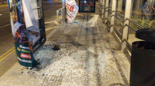 Destrucción en estación de Transmetro en Anillo Periférico