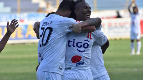 Primer refuerzo extranjero de Comunicaciones llega de Tailandia