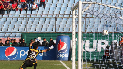¡Final de infarto! Golazo de Arce pone a ganar a Municipal