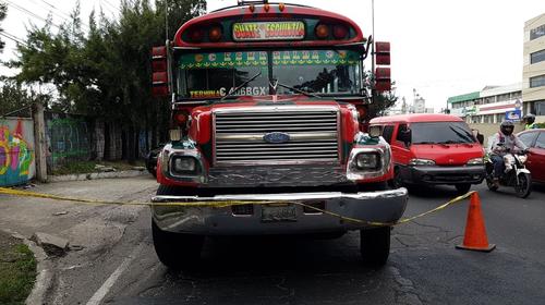 Pasajeros se enfrentan a asaltantes y evitan robo en Amatitl&aacute;n