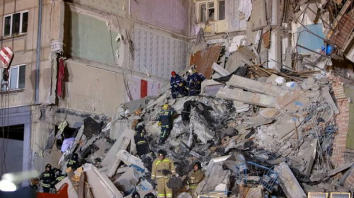 &iexcl;Milagro de A&ntilde;o Nuevo! Rescatan con vida a beb&eacute; de los escombros