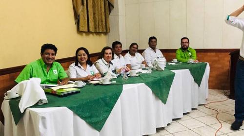 Diputado traiciona a FCN y se acerca a la UNE