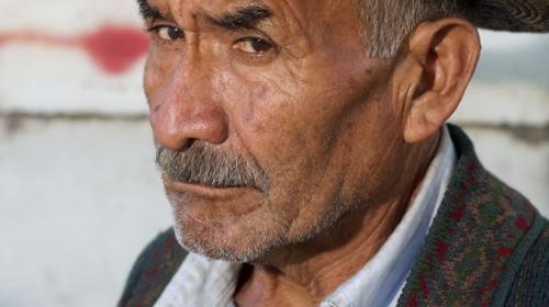 &iquest;Racismo? Sacan a adulto mayor de Centro Comercial en Xela