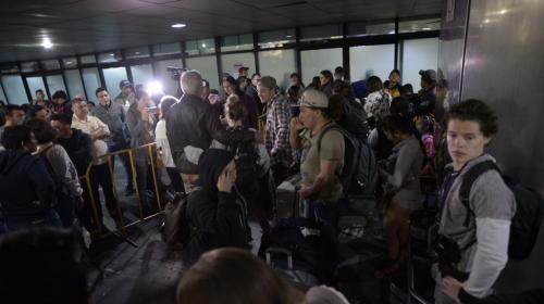 Juez ordena que investigador de CICIG permanezca en el aeropuerto