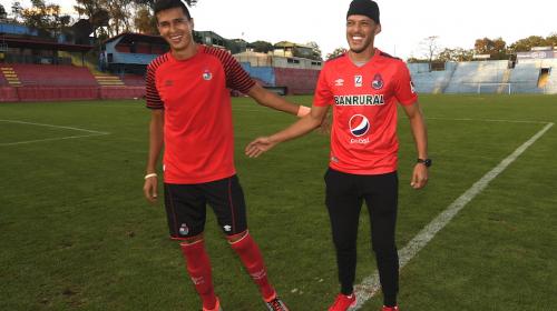 Futbolistas mexicanos invaden la Liga Nacional