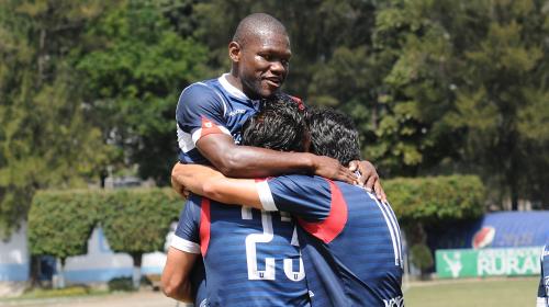 Milton "Tyson" Nuñez jugará con la Usac sin recibir salario