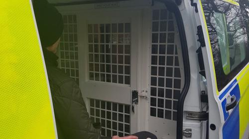 Lo mandaron a espiar al equipo rival y terminó en la cárcel