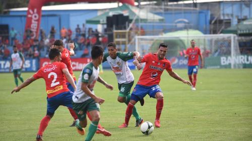 Landín se estrena con un golazo y Municipal rescata un empate