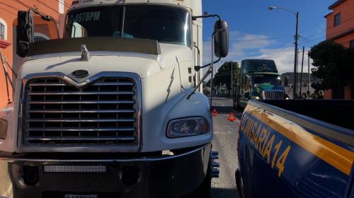 La historia del piloto de cami&oacute;n al que amarraron para robarle