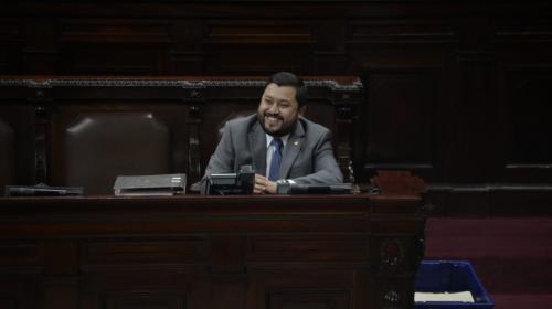 Delia Bac y Galdámez salvan a ministro durante interpelación