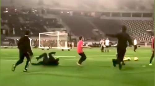 Evadió la seguridad para buscar el abrazo de Neymar