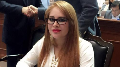 Amante de "El Chapo" declara y Emma Coronel desvía la mirada