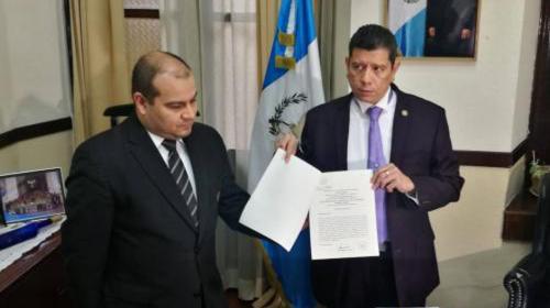 Hijo del diputado se opuso al arresto y atacó a la PNC