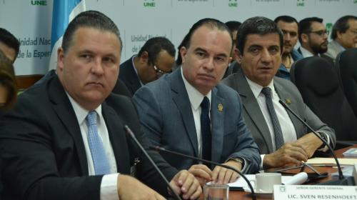 Empleados públicos recibieron bonos para afectados por sequía