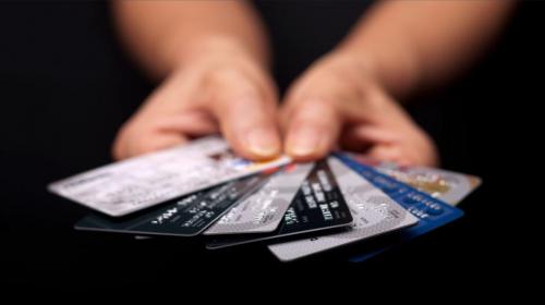 Presentan nueva iniciativa para regular las tarjetas de crédito