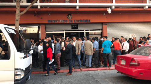 As&iacute; evacuaron los edificios de Guatemala tras fuerte sismo