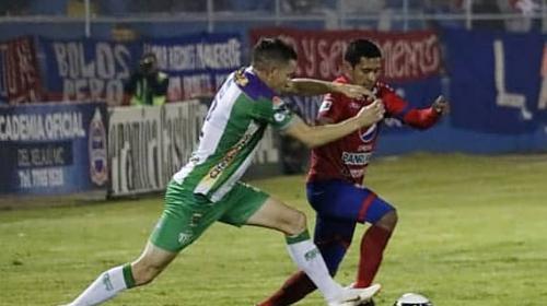 Agust&iacute;n Herrera silencia el Mario Camposeco y Antigua es l&iacute;der