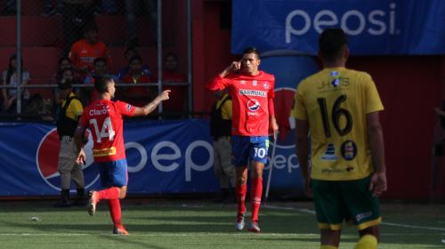 Arce enamora, Municipal remonta y el Trébol es una fiesta