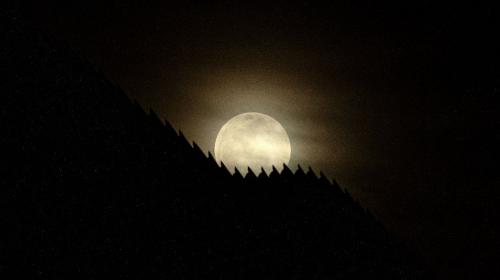 Así luce el “lado oscuro” de la luna y la tierra en una sola foto