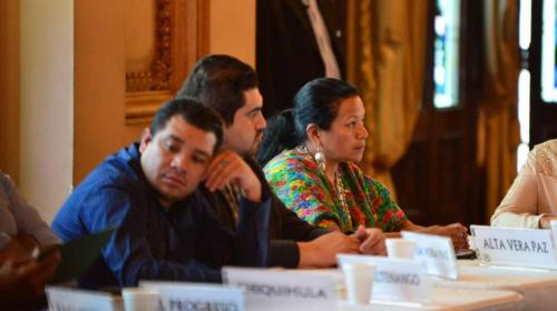 Exgobernadora que falsificó título queda en arresto domiciliar 