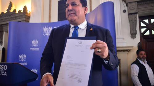 Duelo de ofrecimientos de metro subterráneo en el Congreso