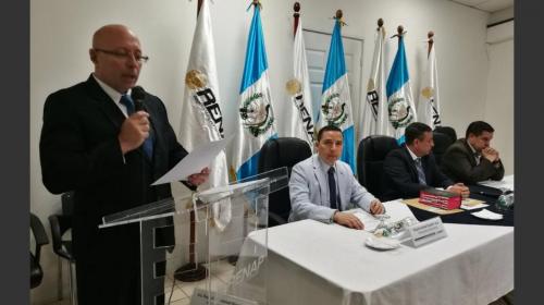 Destituyen al director del Renap por arriesgar información