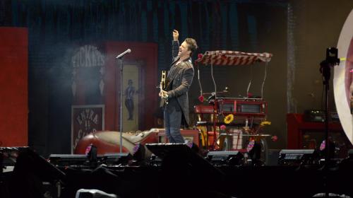 Ricardo Arjona aplaude el talento de una fanática muy especial