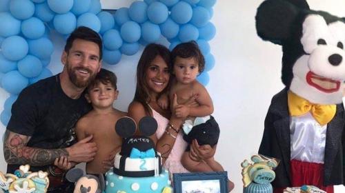 La verdad sobre la foto de Messi y el horrendo Mickey Mouse
