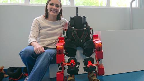 La científica guatemalteca que con robots ayuda a caminar a niños