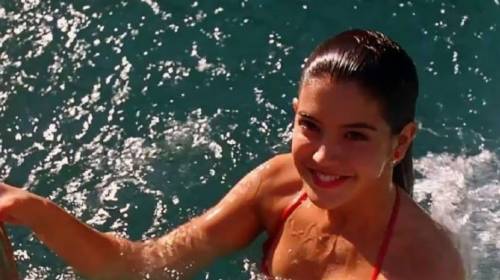 Ella es Phoebe Cates, la rompecorazones de "Stranger Things"