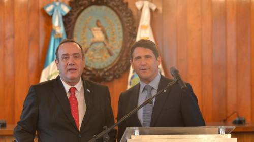 Giammattei en la Muni: "A nadie nos gusta el color verde"