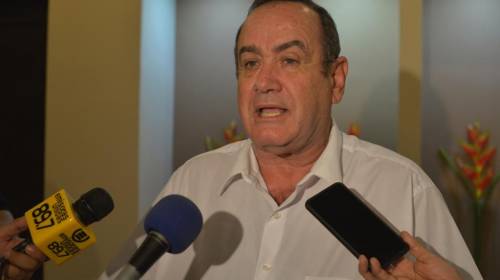 Giammattei asegura que limitará los programas sociales