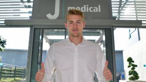 Defensa holandés revela por qué eligió a la Juve y no al Barça