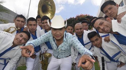 El cantante grupero que compuso el nuevo himno de la PNC