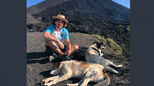 En "burras" y "chuchos" los días en Guatemala de Luisito Comunica