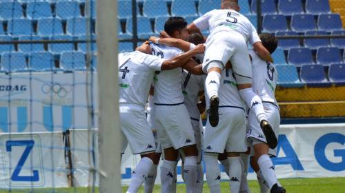 Comunicaciones da de baja a un jugador a un día del debut
