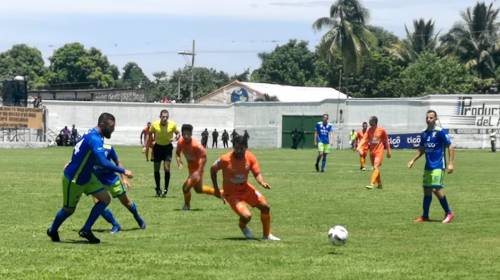 Así fue el penal que Marco Pappa falló en su estreno con Mixco