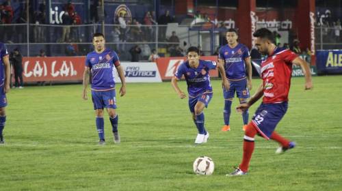 Nicholas Hagen brilla y evita la derrota de Municipal ante Xelajú