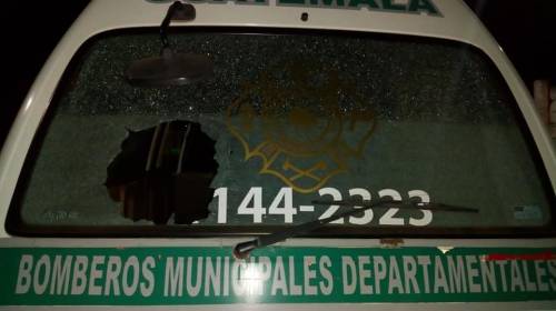 Agreden unidad de Bomberos Municipales en Antigua Guatemala