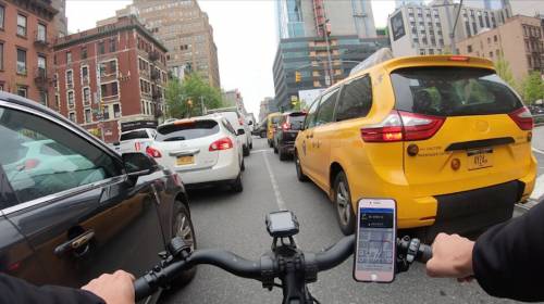 Atropellan a repartidor de comida y le hacen indignante pregunta