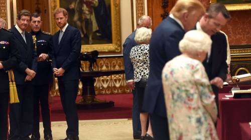 El pr&iacute;ncipe Harry evit&oacute; a Trump por sus comentarios sobre Megan