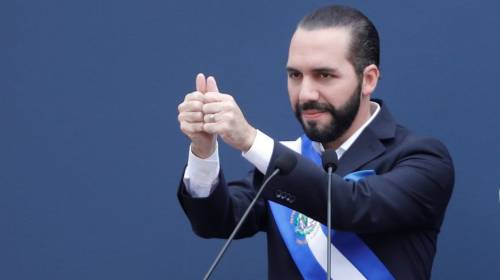 Las otras "&oacute;rdenes" de Nayib Bukele en Twitter que causan furor