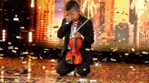 Ni&ntilde;o sobreviviente de c&aacute;ncer sorprendi&oacute; a todos con su viol&iacute;n