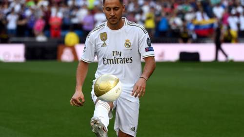 Hincha del FC Barcelona se cuela a la presentación de Eden Hazard