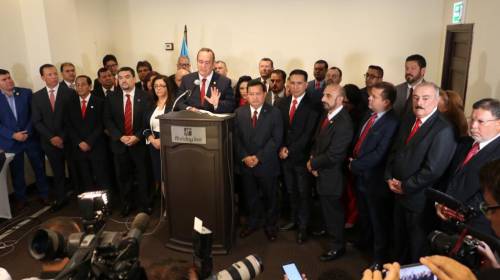 Giammattei presenta a quienes integrar&iacute;an su gabinete de gobierno