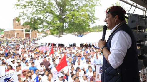 El "costal solidario" que Galdámez ofrece en campaña