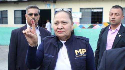 Fiscal General del MP, Consuelo Porras, emite su voto 