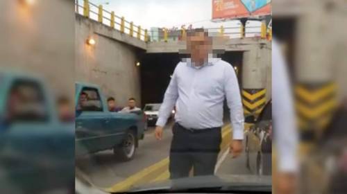 Denuncian agresión en pleno tráfico de la 13 calle, zona 11