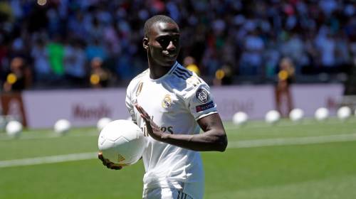 El "fail" del nuevo fichaje del Real Madrid en plena presentación